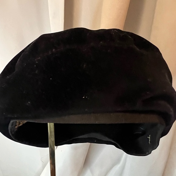 Elegant Black Velvet Women's Hat - Picture 3 of 9